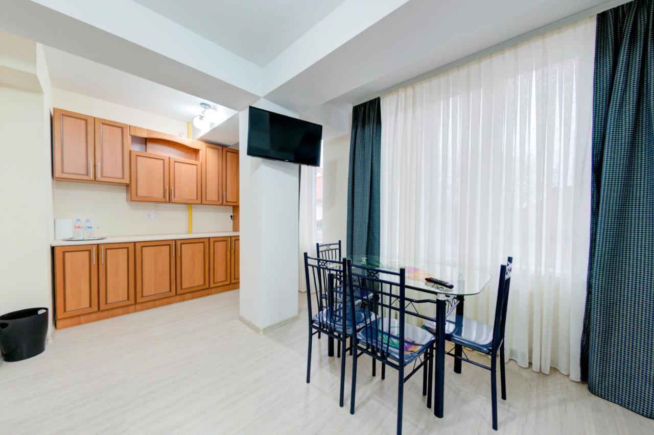 Catherine Hotel Chişinău Extérieur photo