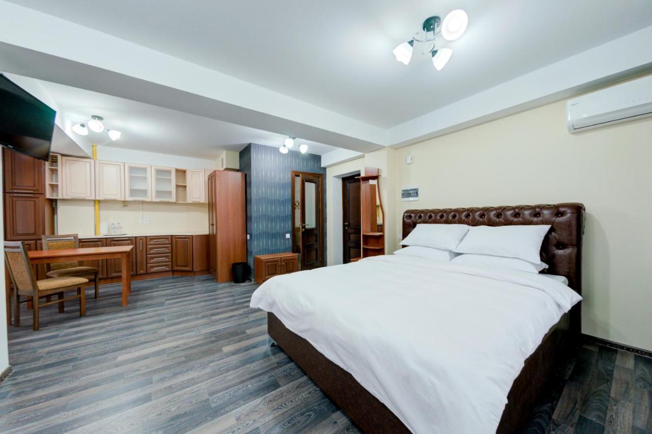 Catherine Hotel Chişinău Extérieur photo