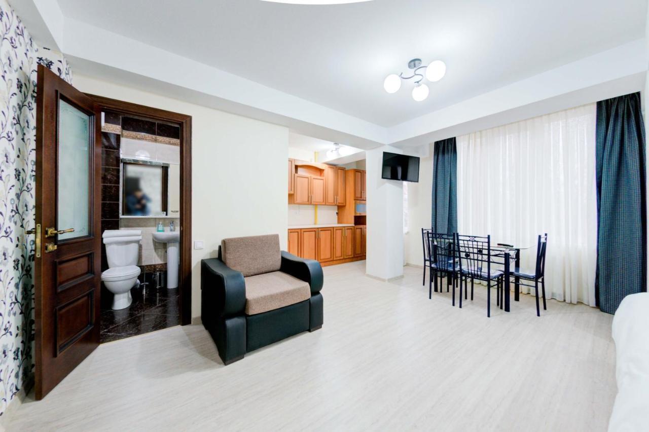 Catherine Hotel Chişinău Extérieur photo
